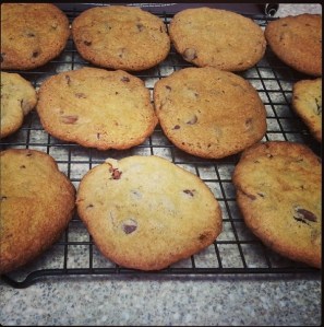 @krcavnar: Fresh home-baked choc chip cookies @Katebolduan #guiltypleasure #newday