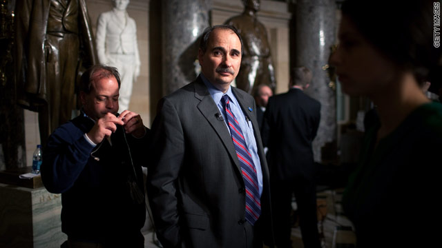 Axelrod strikes Romney, says Perry could bounce back